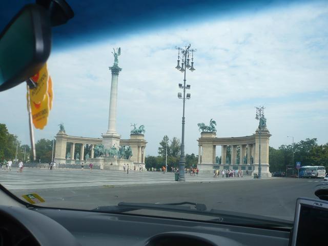 Hősök tere = Heroes' square 