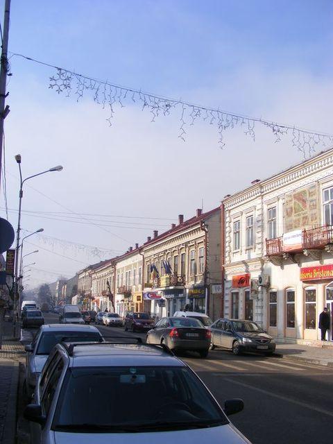 Strada spre centrul din Vatra Dornei