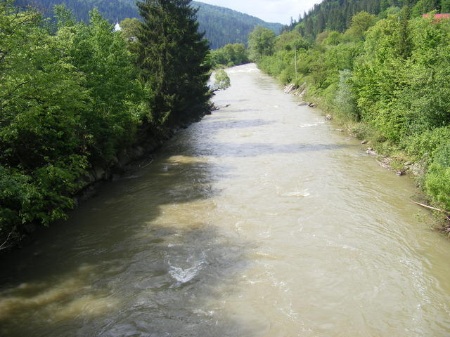 Poza la Cazaci - Tarcau river - raul Tarcau