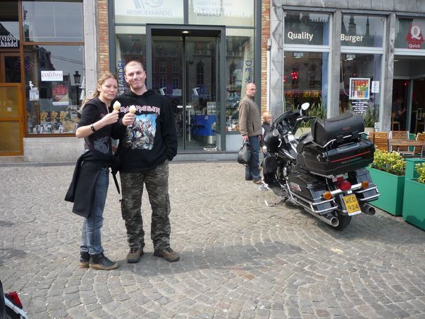 Petrica Mihaela si un Harley