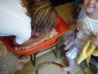 M=-au bagat inauntru!!!!!!!!!! si tati a zis ca e ritual pagan:d
